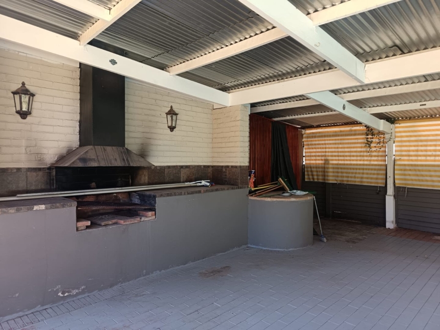4 Bedroom Property for Sale in Memorial Road Area Northern Cape
